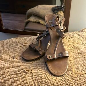 Fun summer kitten heel!